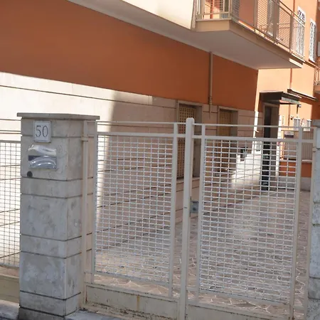 公寓 50 Al Vaticano House *